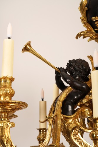 Maison Graux-Marly, lustre aux putti musiciens, France circa 1860 - Tobogan Antiques