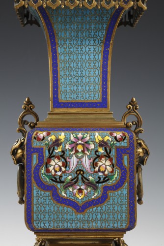 Paire de Vases en émail cloisonné attribués à A. Giroux, France circa 1860 - Tobogan Antiques