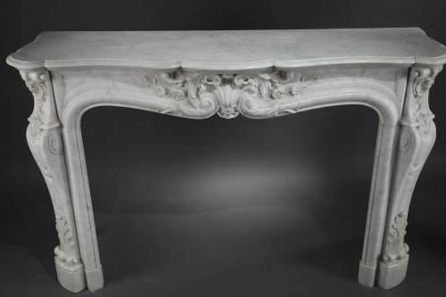 Cheminée  en marble blanc de Carrare, France circa 1880 - Napoléon III