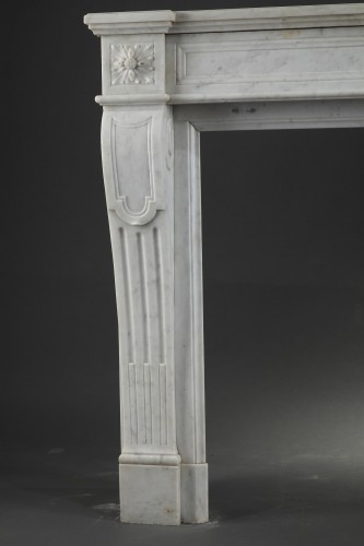 Matériaux & Architecture Cheminées - Cheminée en marbre de Carrare d'inspiration Louis XVI, France circa 1880