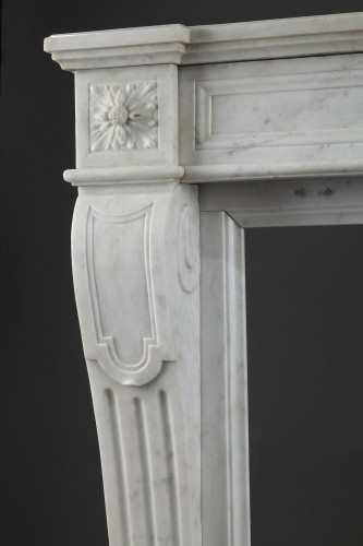  White Carra Marble Louis XVI Style Chimney Mantelpiece, France, Circa 1880 - 
