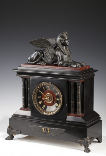 Pendule Néo-Egyptienne attribuée à G. Servant, France circa 1870 - Horlogerie Style Napoléon III