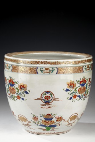 Planter and Decorative Dish Attributed to Samson &amp; Cie, France, Circa 1880 - 