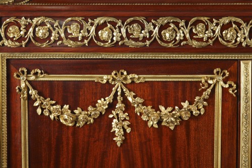 Cabinet d'inspiration Louis XVI attribué à P. Sormani, France circa 1870 - Tobogan Antiques