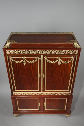 XIXe siècle - Cabinet d'inspiration Louis XVI attribué à P. Sormani, France circa 1870
