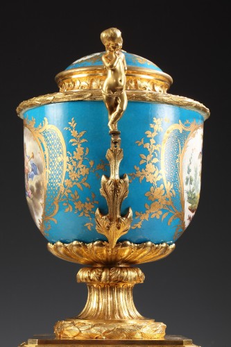 Pendule aux Amours, "Sèvres", France circa 1845 - Tobogan Antiques