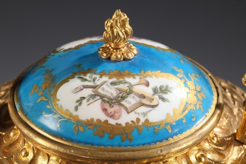 &quot;Sèvres&quot; Porcelain and Gilded Bronze Clock with Putti, France, c. 1845 - Louis-Philippe