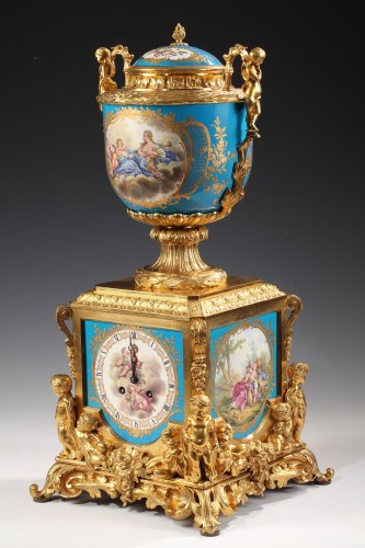 Louis-Philippe - Pendule aux Amours, "Sèvres", France circa 1845