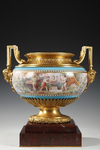 XIXe siècle - Coupe en porcelaine de Sèvres aux "Amours agrestes", France circa 1880