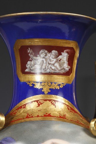 Paire de vases en porcelaine att. à la Manufacture de Berlin, Allemagne XIXe siècle - Tobogan Antiques