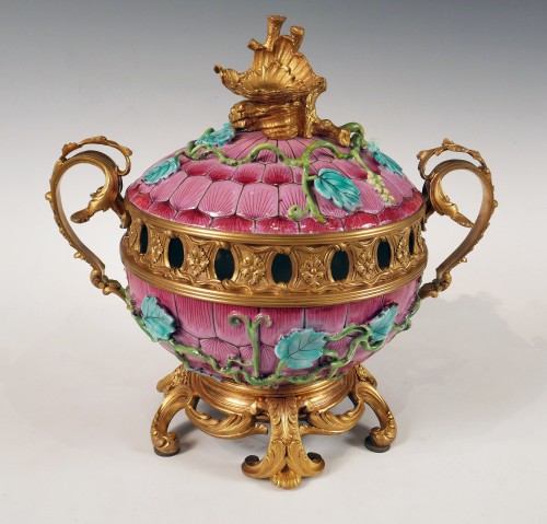 Élégant Brûle-Parfum en porcelaine émaillée, France circa 1880 - Objet de décoration Style 