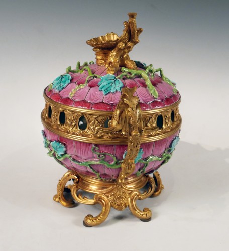 Élégant Brûle-Parfum en porcelaine émaillée, France circa 1880 - Tobogan Antiques