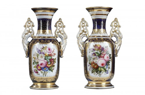 Elegant Pair of Flowery Valentine Porcelain Vases, France, circa 1860