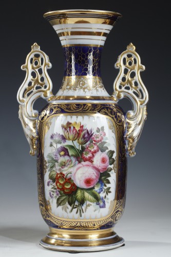 Céramiques, Porcelaines  - Paire de Vases fleuris en porcelaine de Valentine, France circa 1860