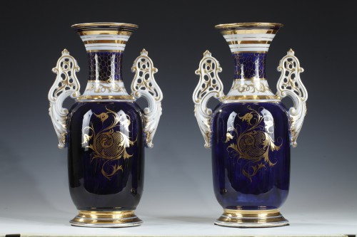 Antiquités - Paire de Vases fleuris en porcelaine de Valentine, France circa 1860