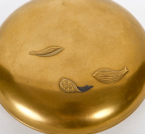 Rare gold lacquer Japanese kobako in shape of butsudan - Portative temple - 