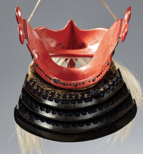 Menpo en fer laqué brun - Asian Works of Art Style 