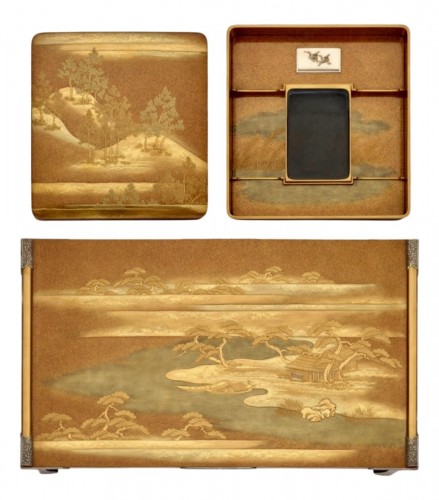 Set japonais en laque or d'une table à écrire (Bundai) et écritoire (Suzuri)