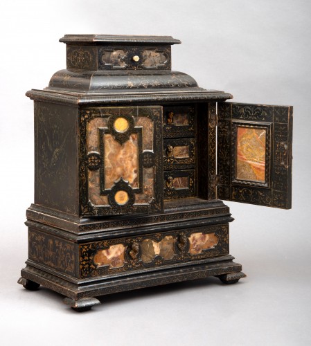 Mobilier Cabinet & Coffre - Cabinet Italien des XVIIIe/XIXe siècles