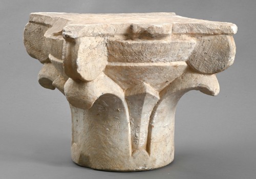 An impressive carved umayyad white marble capital - Architectural & Garden Style Middle age