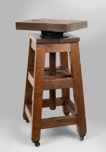 Decorative Objects  - Artist’s sculpture stand