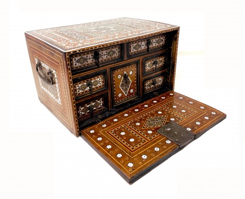 Gujarat Sindh table cabinet - Furniture Style Renaissance