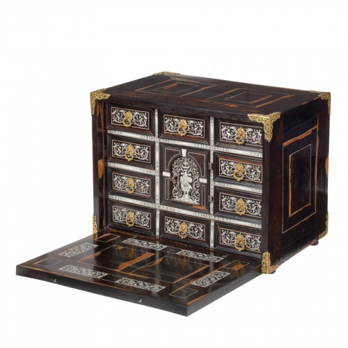 Italian Collectors' cabinet