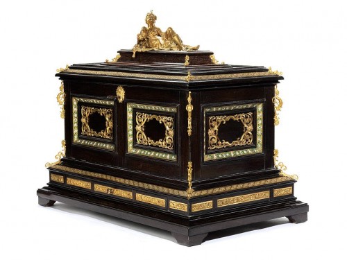 Impressionnant grand coffre Allemand - Mobilier Style Napoléon III