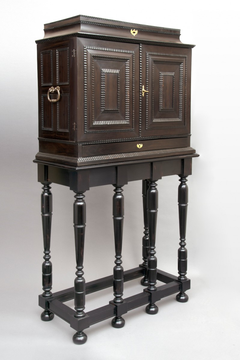 MEUBLE A CASIERS TRIANGULAIRE - Antiques Trade Gallery