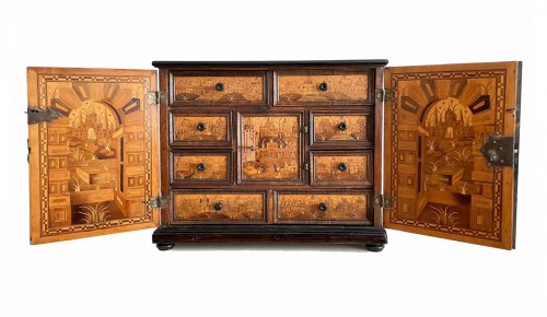 An Augsburg table cabinet