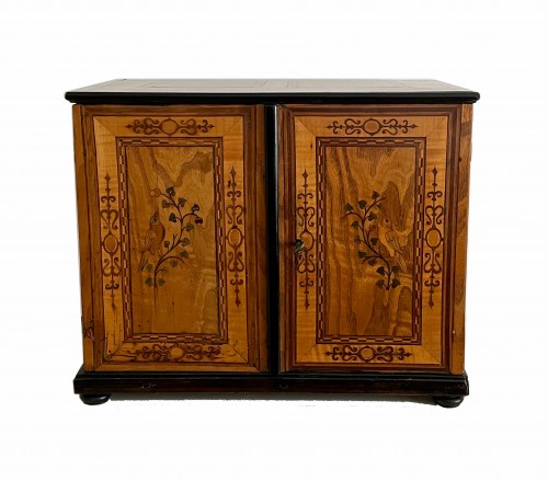 An Augsburg table cabinet - Furniture Style Louis XIII