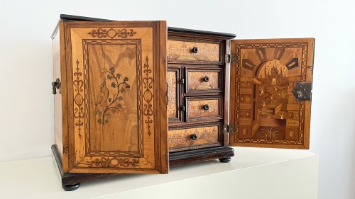 XVIIe siècle - Cabinet Marqueté d'Augsbourg