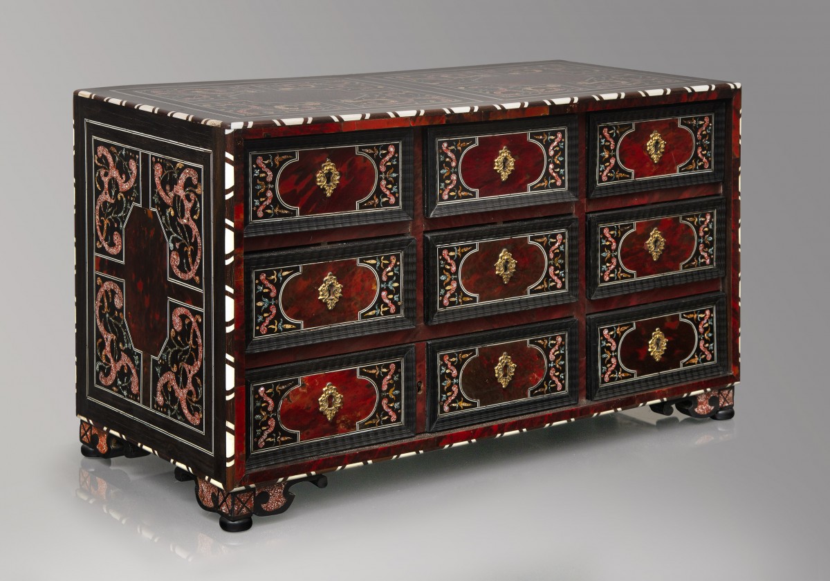 AN ANTWERP Or BRUSSELS INLAID LACQUER AND TORTOISESHELL TABLE CABINET AN ANTWERP Or BRUSSELS INLAID LACQUER AND TORTOISESHELL TABLE CABINET