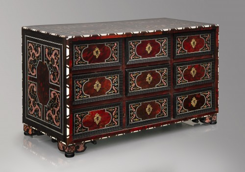 AN ANTWERP or BRUSSELS INLAID LACQUER AND TORTOISESHELL TABLE CABINET - Furniture Style Louis XIV