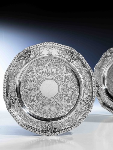 Paire de plats en argent londonien - Louis XIV