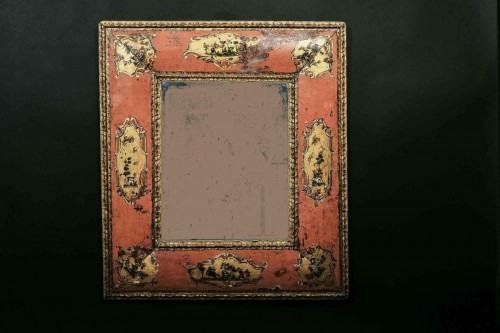 Antiquités - Miroir vénitien en laque rosé avec décor "Arte Povera", Venise vers 1740