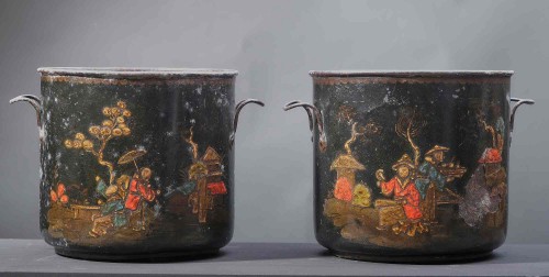 Decorative Objects  - Pair of Chinese tôle peint cachepots, France, mid 18th century.