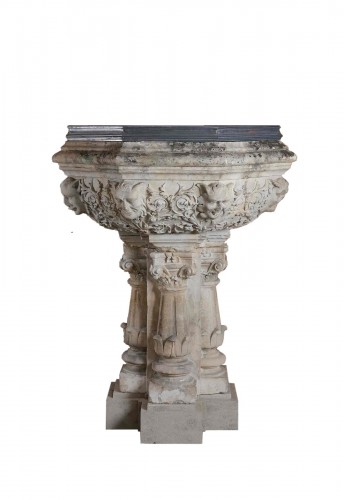 Importante fontaine Renaissance de Pierre Blanche, Bourgogne, XVIe siècle