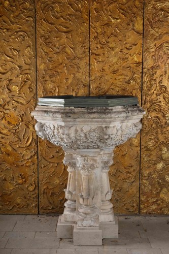 Importante fontaine Renaissance de Pierre Blanche, Bourgogne, XVIe siècle - Matériaux & Architecture Style Renaissance