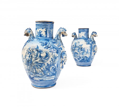 Paire de grands vases de la manufacture de Savona, fin XVIIe