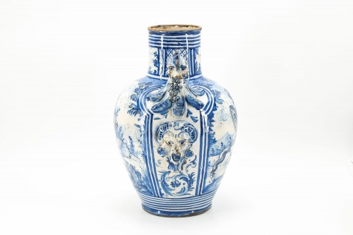 Antiquités - Paire de grands vases de la manufacture de Savona, fin XVIIe