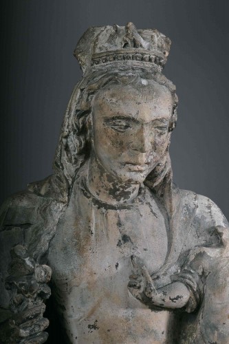 Virgin In Limestone Stone With Remains Of Old Colors, Probably Burgundy, 16 - 