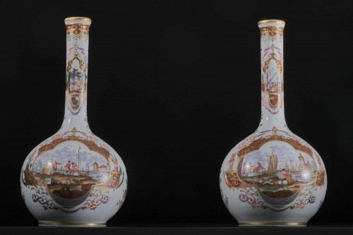 Pair of bottle vases, underglaze mark &quot;Augustus Rex&quot;, probably Saxony 19th  - Porcelain & Faience Style Restauration - Charles X