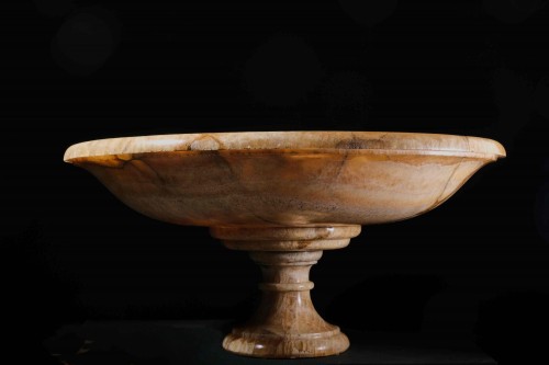 Very large alabaster bowl, 18th century Rome - Decorative Objects Style Louis XIV