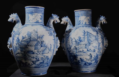 Paire de grands vases de la manufacture de Savona fin XVIIe - Céramiques, Porcelaines Style Louis XIV