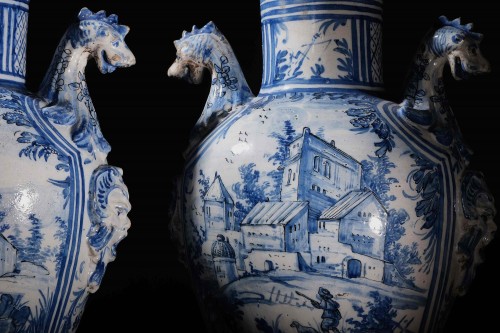 Pair Of Important Vases In White And Blue, Savona factory late 17th - Louis XIV