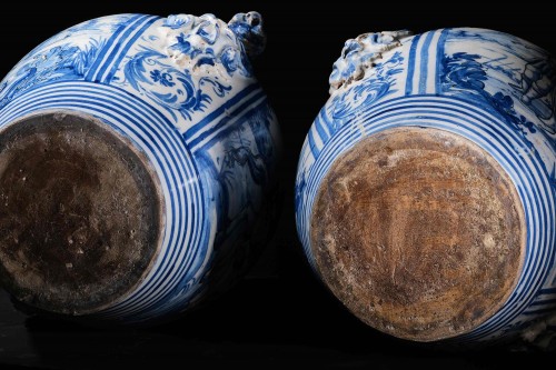 Antiquités - Pair Of Important Vases In White And Blue, Savona factory late 17th