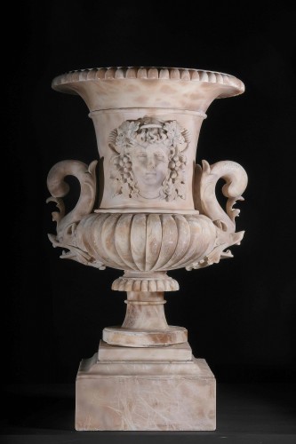Important vase en albâtre de forme Médicis, Rome, vers 1800 - Objet de décoration Style Empire