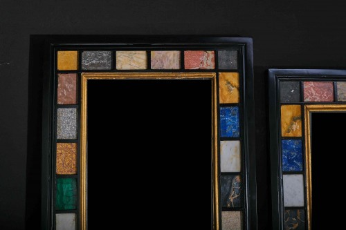 XIXe siècle - Paire de miroirs en marbre et incrustations de pierres semi-précieuses, Italie 19e siècle