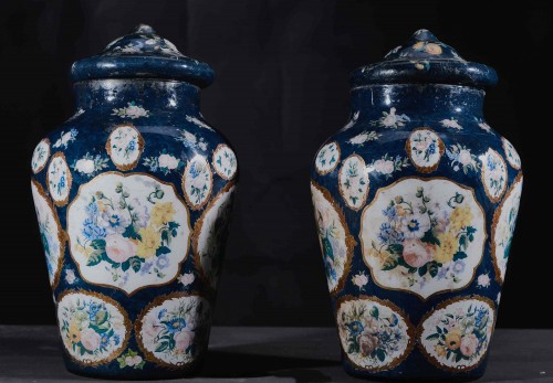 Paire de vases à couvercle en verre bleu foncé «Arte Povera», Piémont 19e siècle - Objet de décoration Style Restauration - Charles X